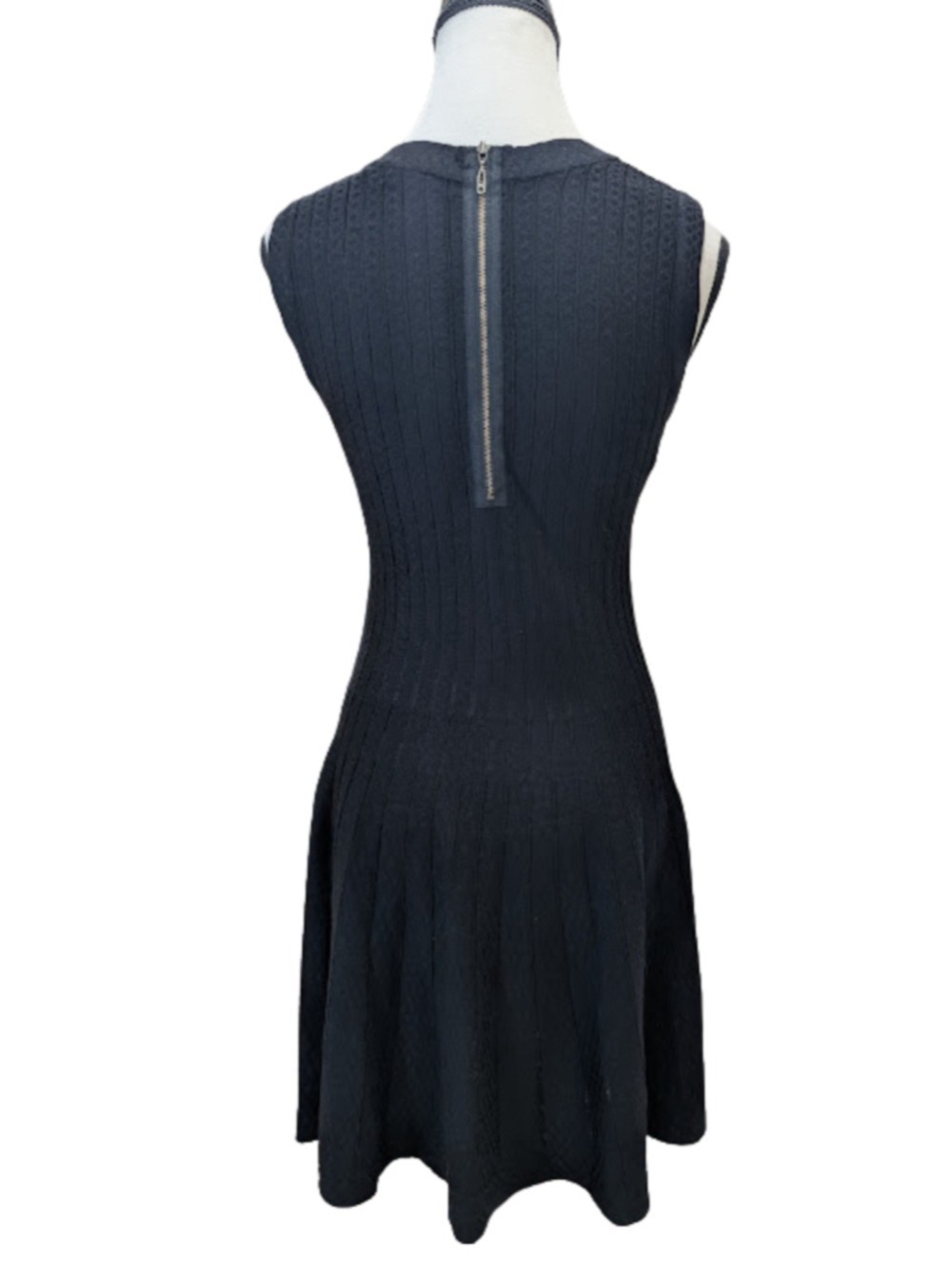 Nic+Zoe Quiet Luxury Minimalist Fit and Flare Knit Dress Black Old Money Midi M - Picture 4 of 13